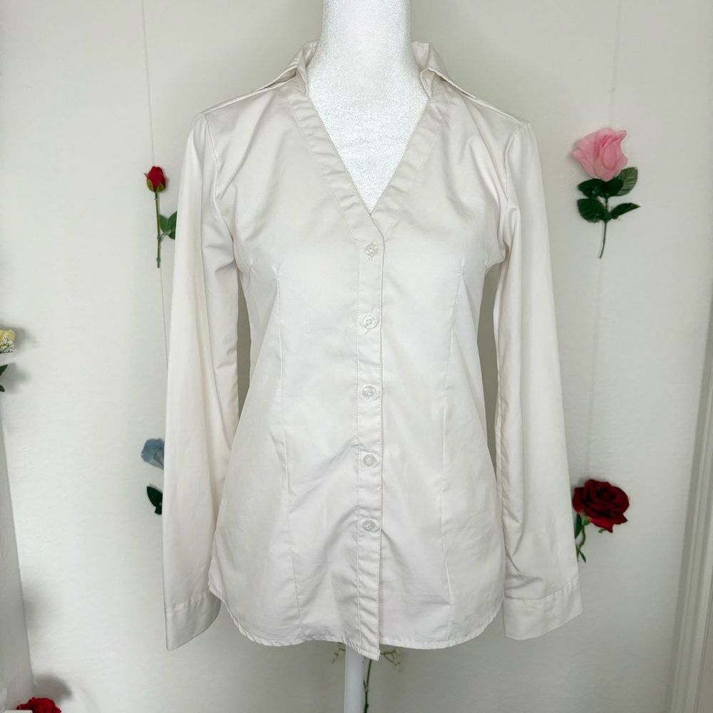 Fitted Long-Sleeve V-Neck Button Up Blouse